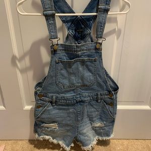Short overalls
